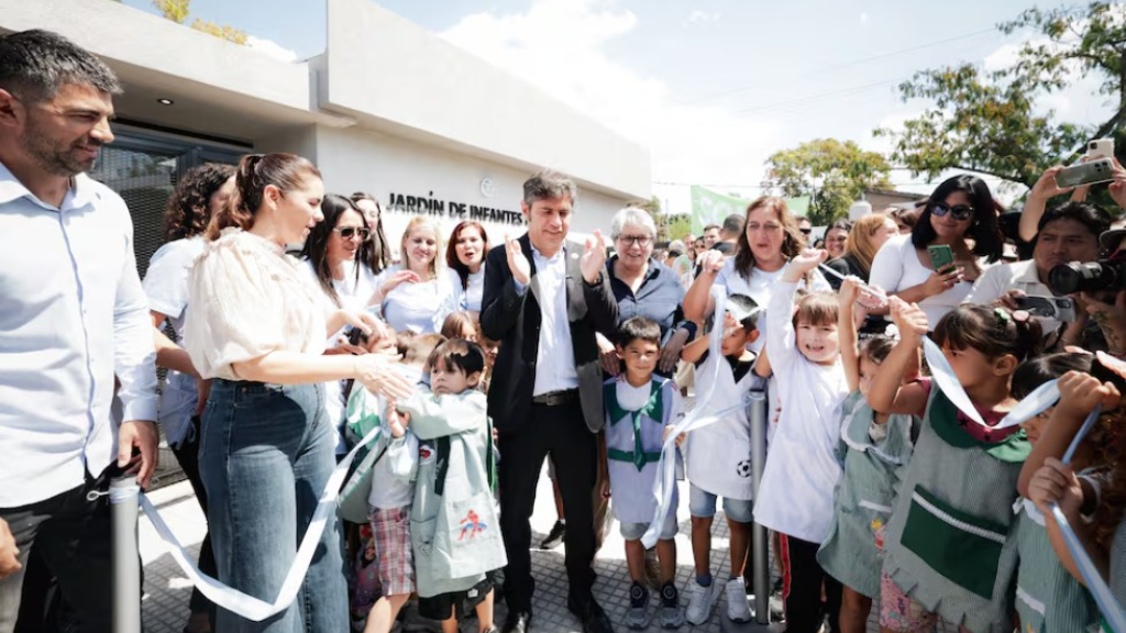 El gobernador Axel Kicillof encabezó este miércoles la inauguración del nuevo edificio del Jardín de Infantes Nº 932 de Moreno