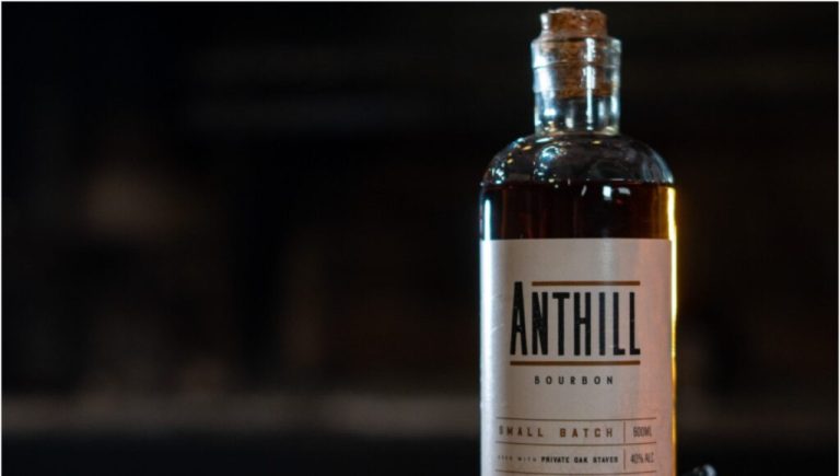 Anthill, el bourbon argentino que nació en un asado en Escobar gracias al presentimiento de tres amigos
