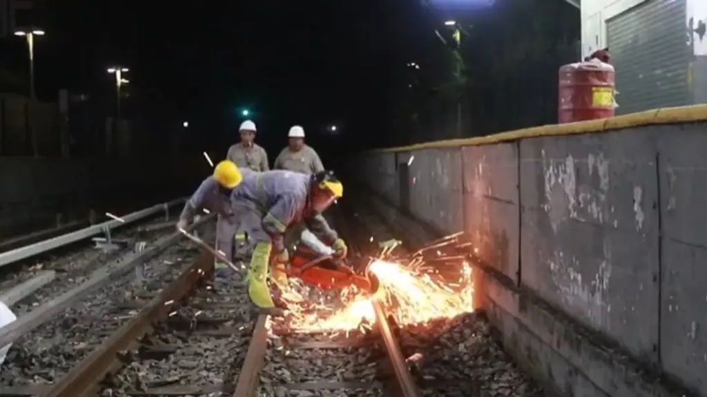 Las obras a lo largo del ramal Tigre del tren Mitre se realizan actualmente durante la noche para no afectar el servicio diurno.
