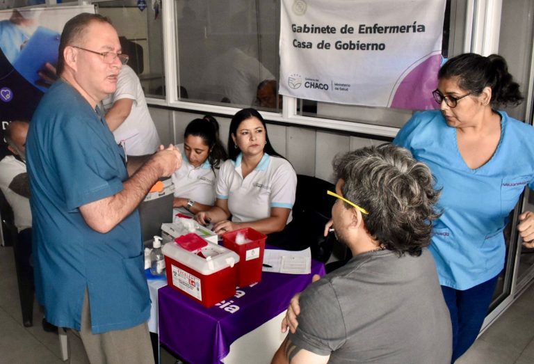 馃敶 PROVINCIALES | Sede central de INSSSEP: alta concurrencia en la campa帽a de vacunaci贸n antigripal