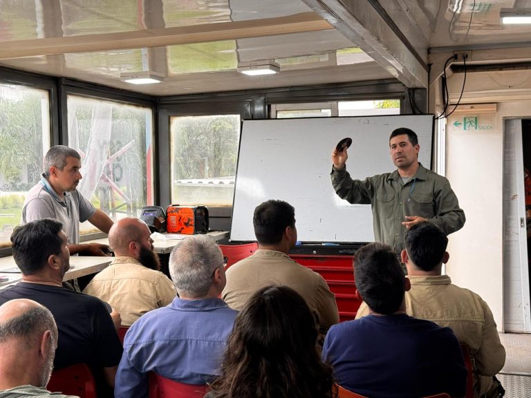 馃敶 PROVINCIALES | Iniciaron las pr谩cticas del curso de fabricaci贸n de muebles en metal y madera del programa Soy Chaco Trabajo