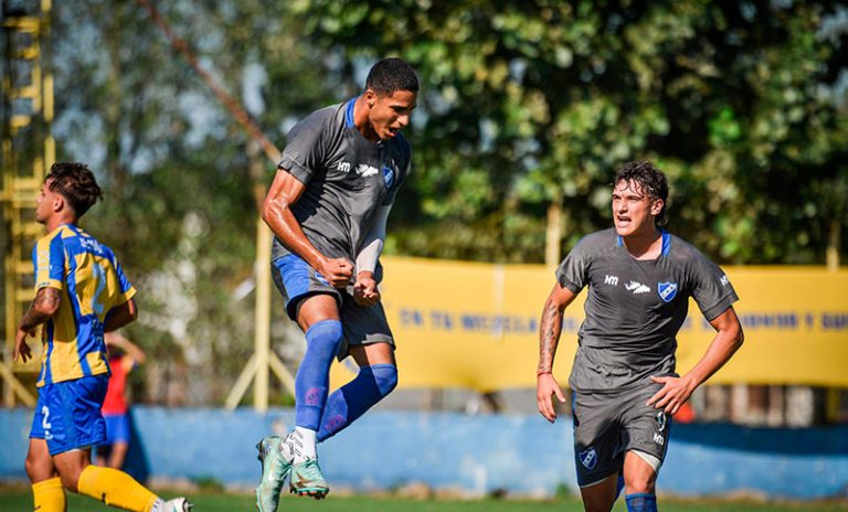 Ascenso: Argentino se trajo un punto de su visita a Puerto Nuevo