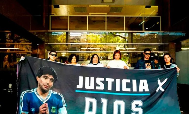 Otro escándalo en el caso Maradona: denuncian que fiscales se olvidaron las pruebas y no se pudo fijar fecha del juicio