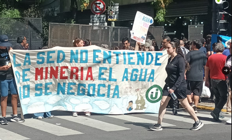 La audiencia por la reforma de la Ley de Glaciares comenzó impugnada por limitar la participación ciudadana