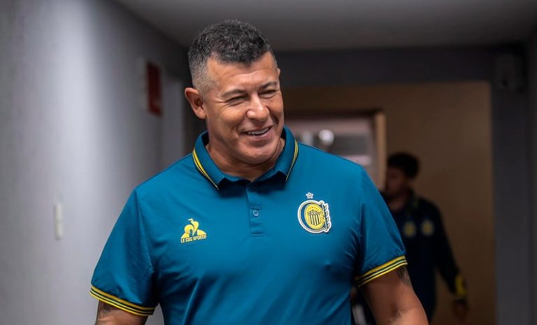 Almirón: «Nos faltó eficacia en los últimos metros pero siempre estuvimos en partido»