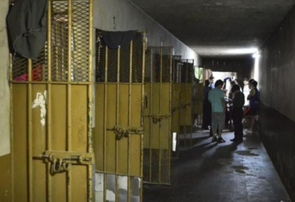 Kicillof firmó un convenio para construir cárceles y alcaidías en la provincia