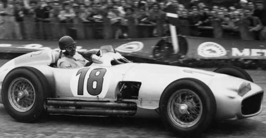 La mítica Flecha de Plata usada por Juan Manuel Fangio en la década del '50, con la que consiguió dos titulos.