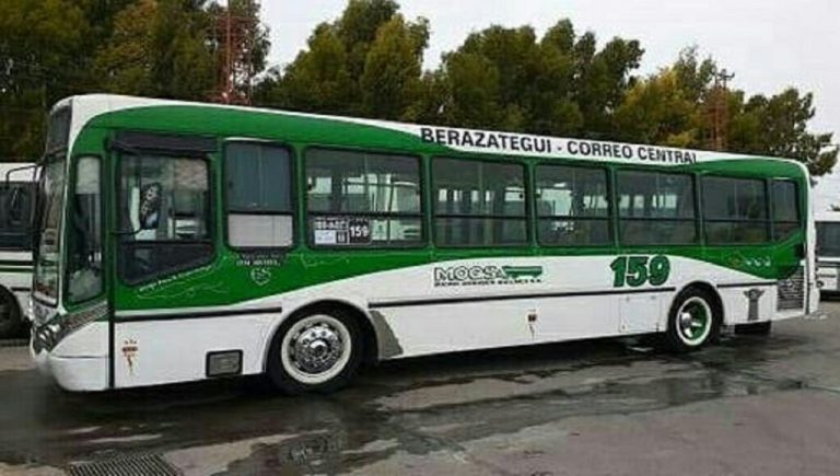 El paro de colectivos en el AMBA: qué líneas se sumaron a una huelga que tiene un acatamiento dispar