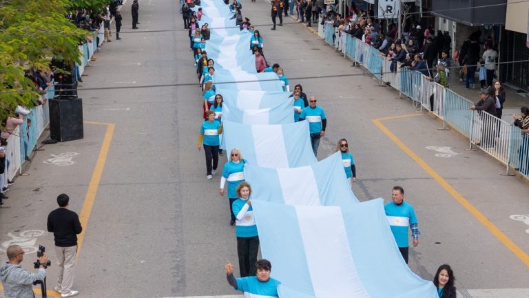 🔴 LOCALES | Sáenz Peña celebró el 216° aniversario de la Revolución de Mayo con acto patrio y desfile