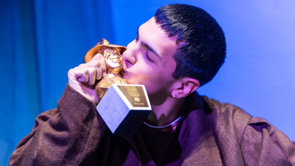 MIlo J fue el gran protagonista de los Premios Carlos Gardel: estuvo nominado a 18 categorías y ganó en 12, entre ellas la preciada estatuilla de oro.