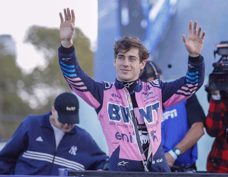 馃敶 DEPORTES | Franco Colapinto, la gran figura del automovilismo argentino, cumple 23 a帽os