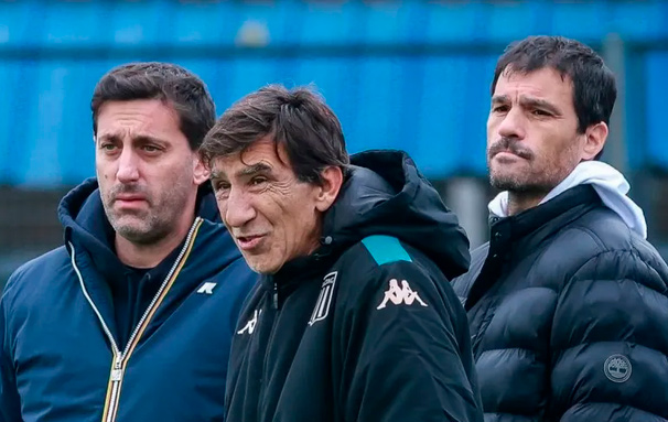 La dirigencia de Racing despidió a Gustavo Costas