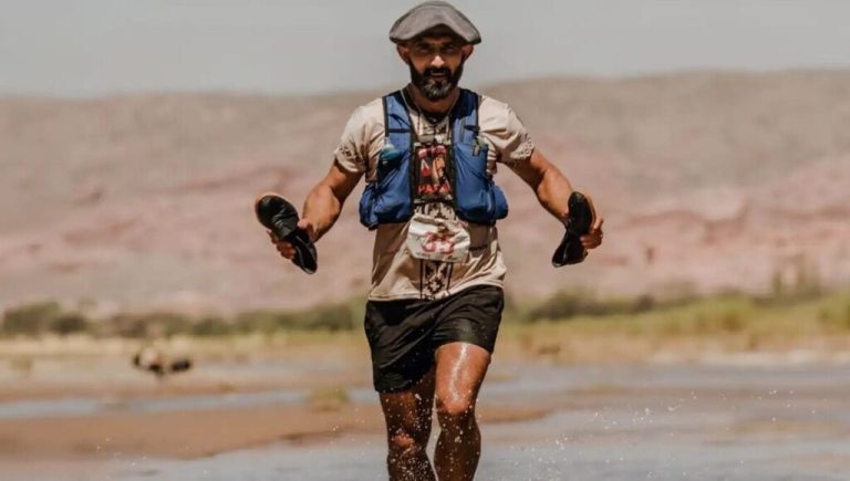 La historia del gaucho runner de Ingeniero Maschwitz que corre en alpargatas: “Reivindico el tradicionalismo y el deporte”