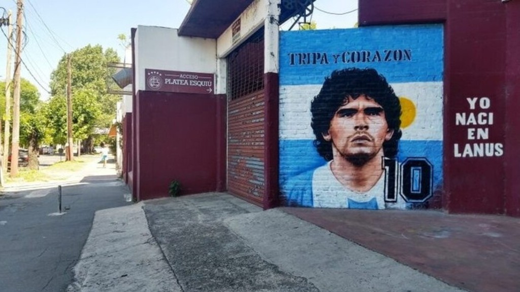 Maradona, Lanús
