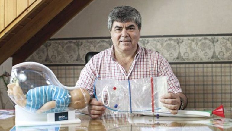 “Fue un milagro”: en su taller de Banfield creó un dispositivo para partos complicados que ya usan en Europa