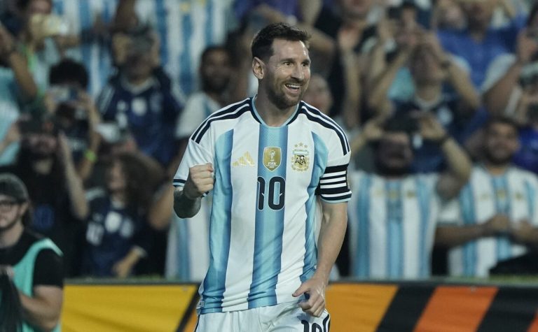 🔴 DEPORTES | Con Messi como capitán, Argentina comienza su camino en el Mundial
