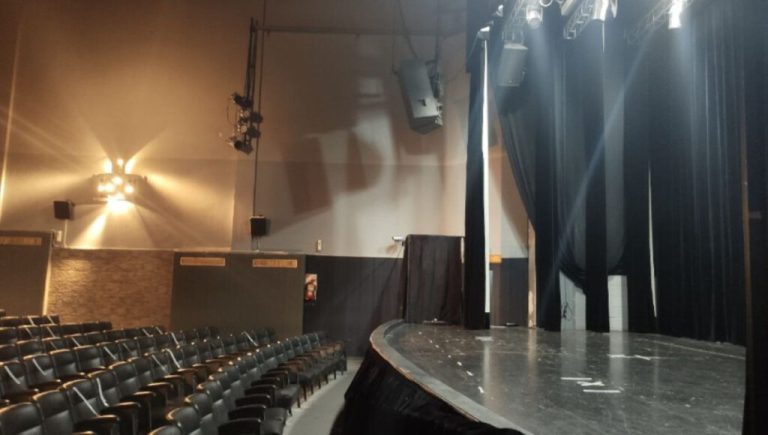 El histórico Cine Paramount de Caseros reabre sus puertas: los detalles de la puesta en valor y el homenaje a dos mega bandas