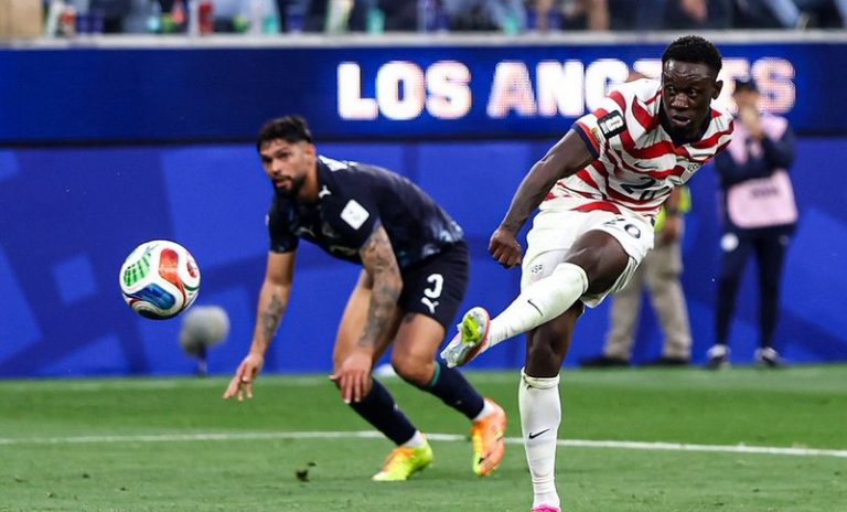 Estados Unidos sorprendió con su juego y goleó a Paraguay por 4 a 1