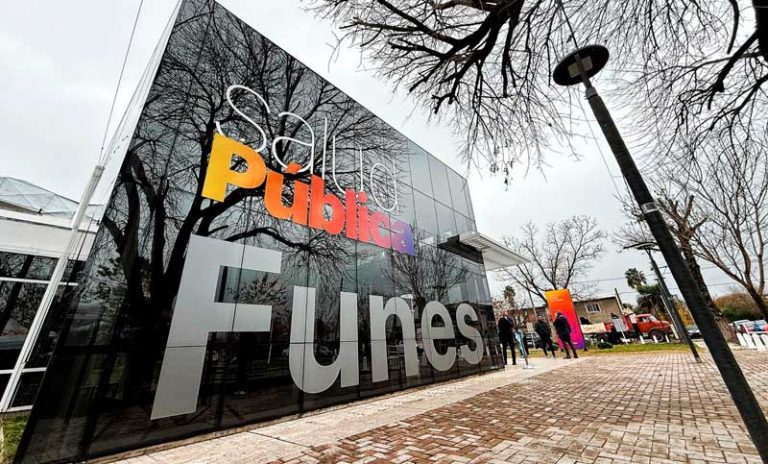 Funes: se inauguró la ampliación del Hospital Samco con la presencia del gobernador Pullaro