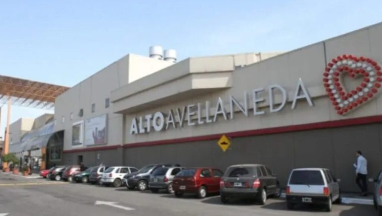 Vacaciones de invierno: el shopping Alto Avellaneda ofrecerá la pista de hielo más grande de Buenos Aires