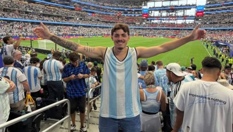 Alejo Ciganotto, el vecino de San Martín que fue caminando al Mundial, se separó de su mujer y podría no presenciar el parto de su hijo