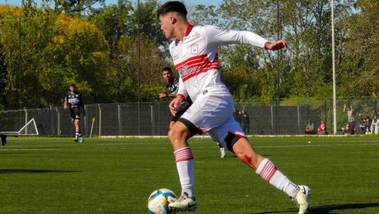 Deportivo Morón anunció una prueba de jugadores para sus categorías juveniles: cuándo y donde la harán