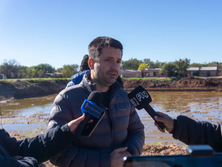 馃敶 S脕ENZ PE脩A | El municipio realiza una importante intervenci贸n en el reservorio del barrio 17 de Octubre para fortalecer la infraestructura h铆drica en el noreste de la ciudad