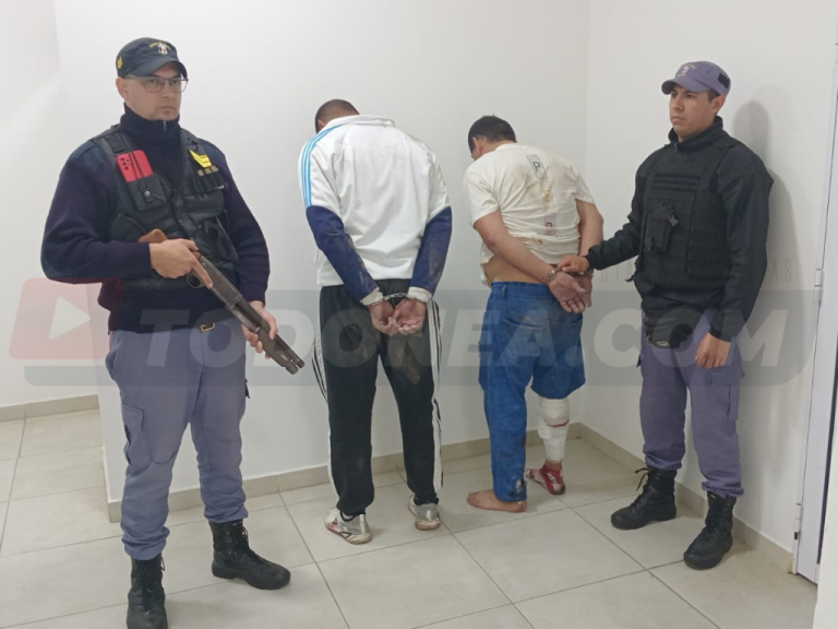 🔴 POLICIALES | La Clotilde: dos hombres detenidos tras atacar a policías con un cuchillo durante un desorden
