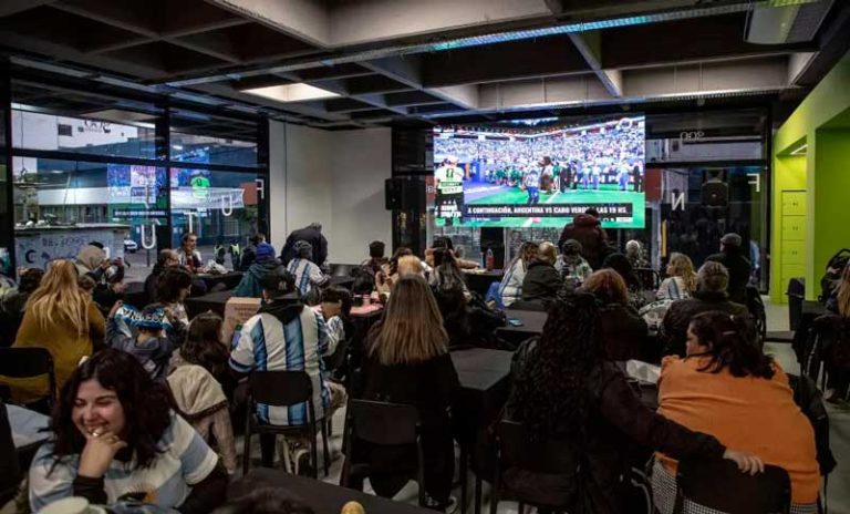 El Punto Fan del Fontanarrosa vuelve a abrir sus puertas para alentar a la Selección