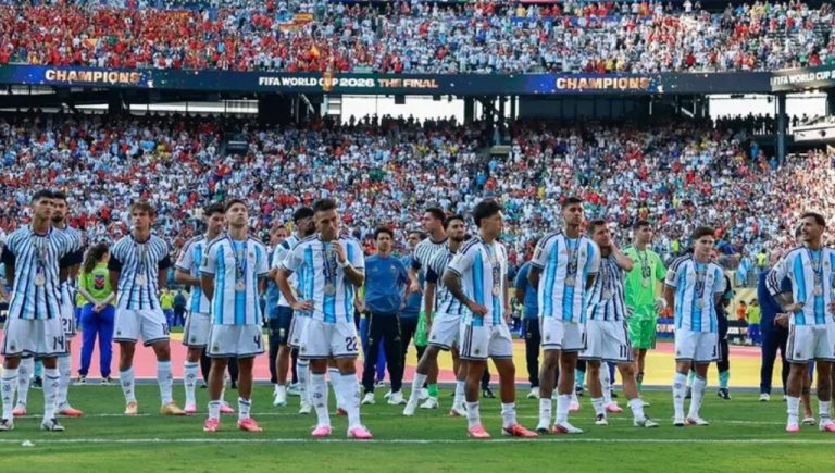 Expectativa por el regreso de la Selección: a qué hora llegan, qué jugadores vienen y cómo será el operativo