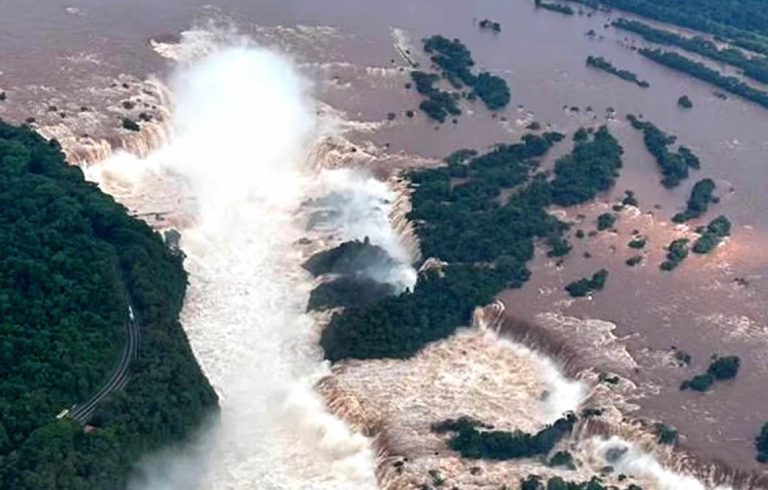 🔴 PROVINCIALES | La APA advierte sobre una crecida del Río Paraná y recomienda extremar precauciones en zonas costeras