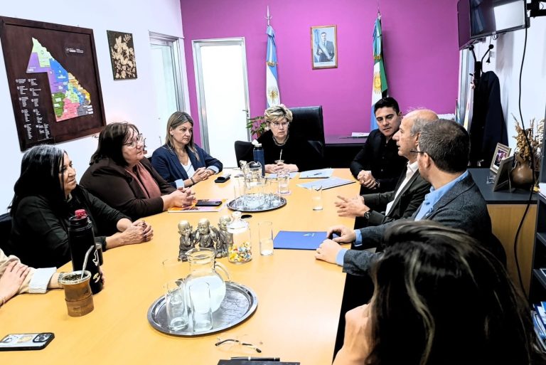 🔴 PROVINCIALES | Educación y la Fundación Bunge y Born acuerdan acciones conjuntas para fortalecer la calidad educativa en el Chaco