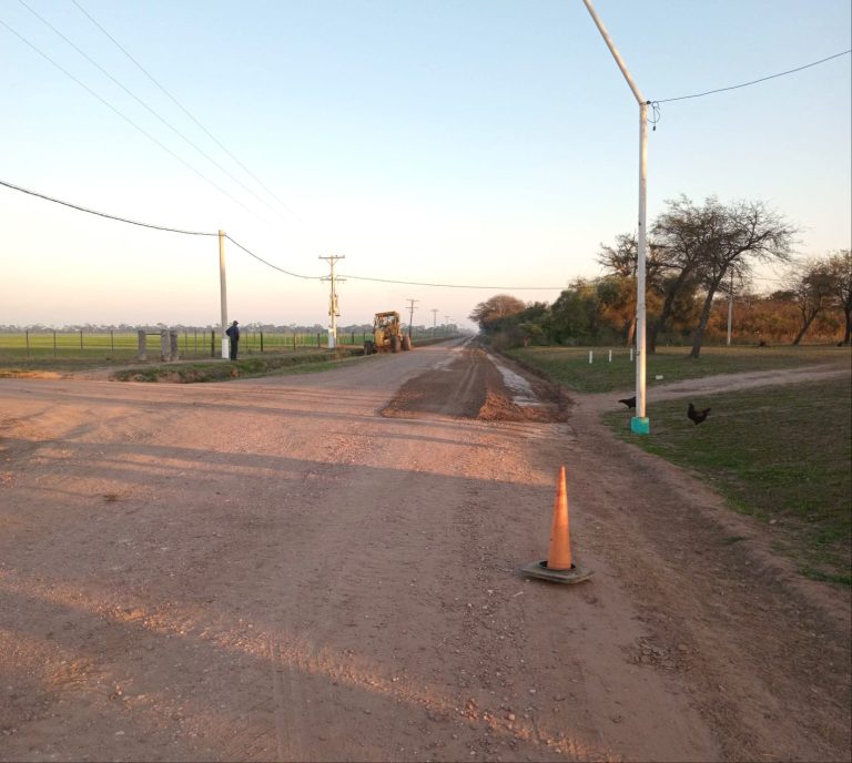 馃敶 PROVINCIALES | Las Piedritas鈥揟res Estacas: comenz贸 el enripiado que mejorar谩 la conectividad del sudoeste