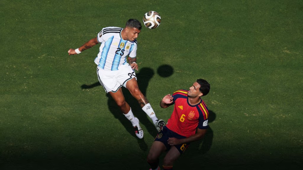 Facundo Medina ingresó a los 69´ en la final del Mundial ante España.
