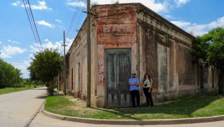 La pareja influencer de La Matanza que se enamoró de un pueblito y ahora promueve el turismo en pequeños parajes