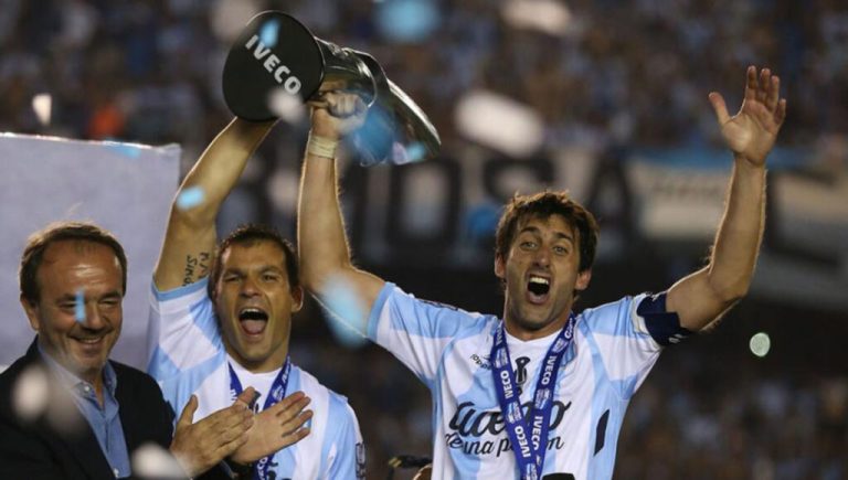 El tobogán de Diego Milito, a 12 años de su vuelta a la Academia: del ídolo en el Racing Positivo a los insultos