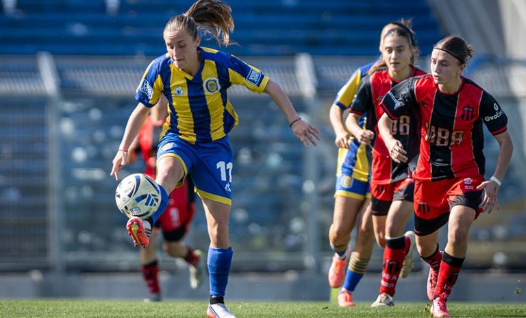 Femenino: Central goleó a Defensores de Belgrano y quedó cerca del ascenso