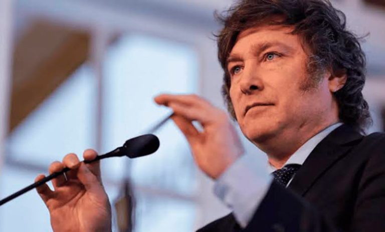 Encerrado en su burbuja: Milei denunció una campaña antiargentina contra el Gobierno y confirmó que irá por la reelección