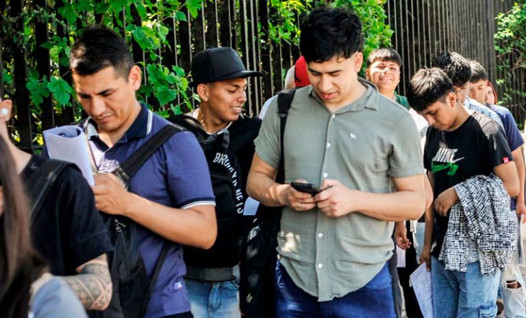 La desocupación juvenil duplica el promedio nacional y crece el trabajo por cuenta propia