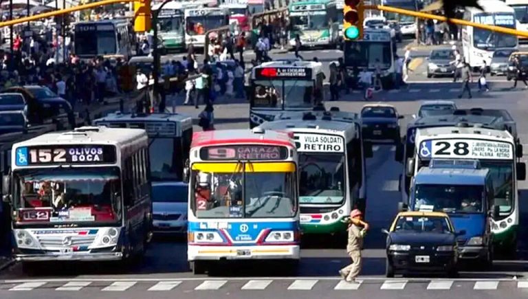 Colectivos del AMBA: con el reajuste del 3,7%, así quedan los pasajes mínimos en CABA y Buenos Aires