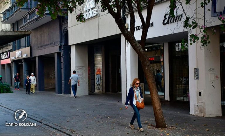 Ni con el Día de las Infancias: seis de cada diez comercios rosarinos vendieron menos que en julio
