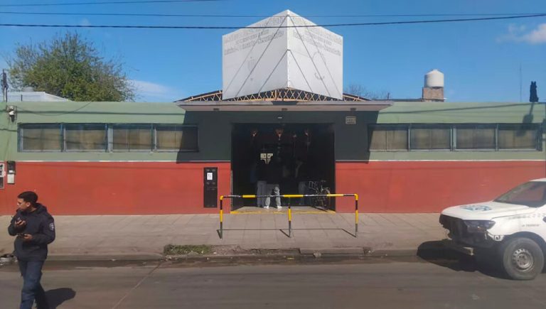 «Que un menor tenga un arma es gravísimo»: habló el director del colegio de La Matanza al que un alumno llevó un revólver