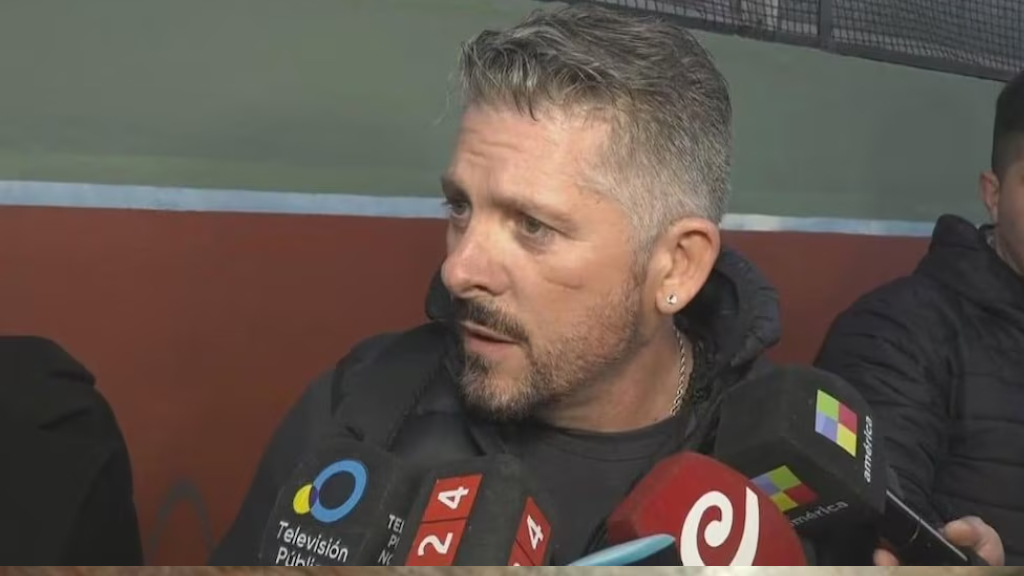 Alberto Bean, director del Instituto Jesús María. habló sobre el incidente del revólver.