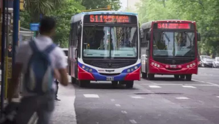 Cuenta DNI sumó un beneficio para viajar en colectivo con QR: cómo funciona y en qué líneas está disponible