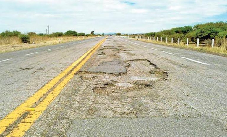 Abandono del Estado: el Gobierno redujo un 80% el gasto en rutas nacionales y advierten por un deterioro progresivo