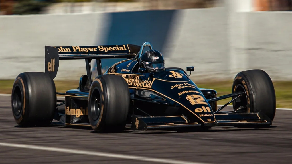 Tulio Crespi diseñó los autos de F1 que pueden verse en la serie de Senna.