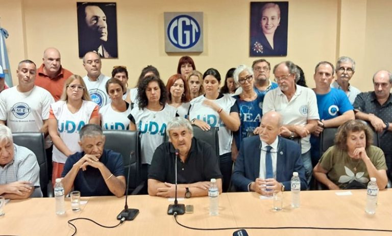 Pruebas Pisa: gremios docentes cuestionaron al Gobierno y reivindicaron el trabajo de los educadores tras el retroceso argentino