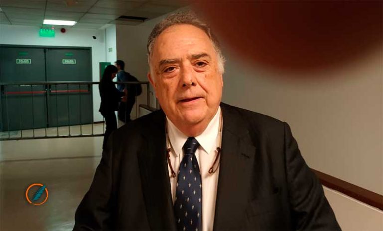 Valdés: «En la Corte hay tres cipayos que hacen lo que les dice el embajador de Estados Unidos»