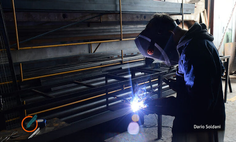 El uso de la capacidad en la industria volvió a caer de forma interanual y no supera la barrera del 60%
