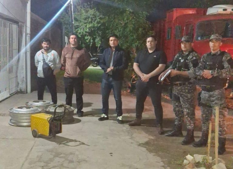 馃敶 POLICIALES | Investigaban un robo en S谩enz Pe帽a y recuperaron una soldadora y tres llantas de cami贸n
